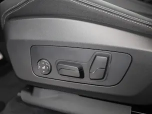 BMW 230e xDrive paddles Active Tourer
