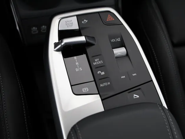 BMW 230e xDrive paddles Active Tourer