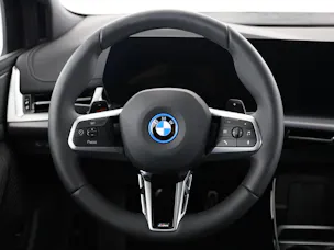 BMW 230e xDrive paddles Active Tourer