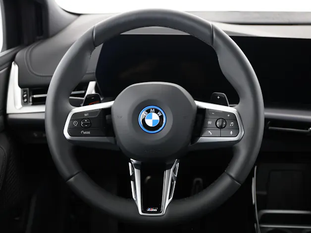 BMW 230e xDrive paddles Active Tourer