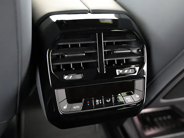 BMW iX M70