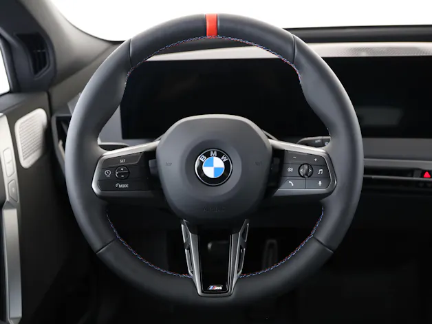 BMW iX M70
