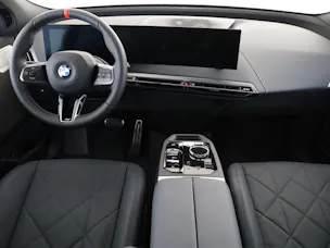 BMW iX M70