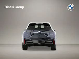 BMW iX M70