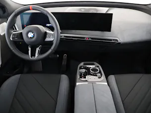 BMW iX M70