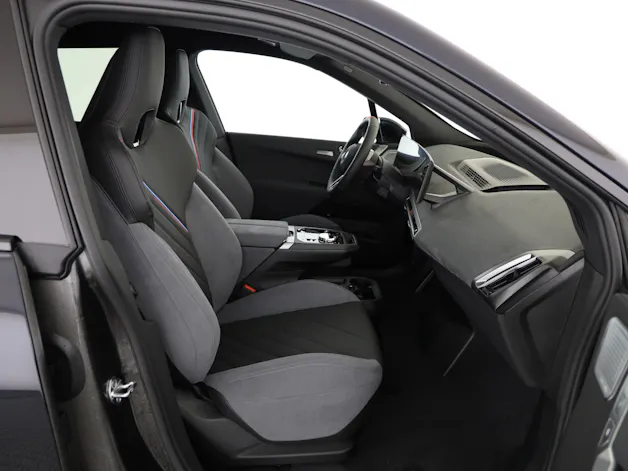 BMW iX M70