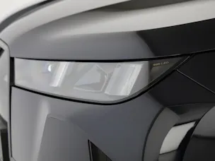 BMW iX M70