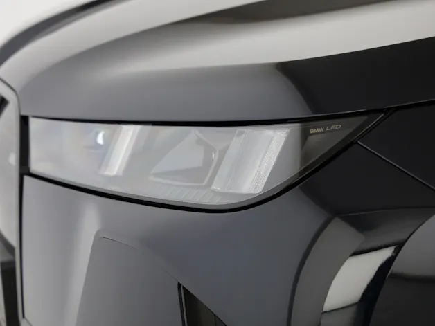 BMW iX M70