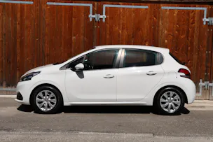 Peugeot 208 1.2 PureTech Signature S/S