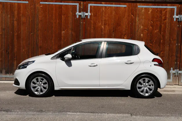 Peugeot 208 1.2 PureTech Signature S/S