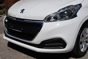 Peugeot 208 1.2 PureTech Signature S/S