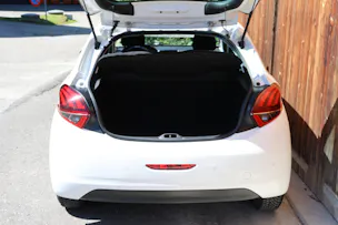 Peugeot 208 1.2 PureTech Signature S/S