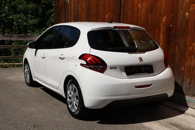 Peugeot 208 1.2 PureTech Signature S/S