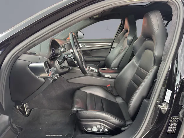Porsche Panamera Sport Turismo 4.0 V8 GTS
