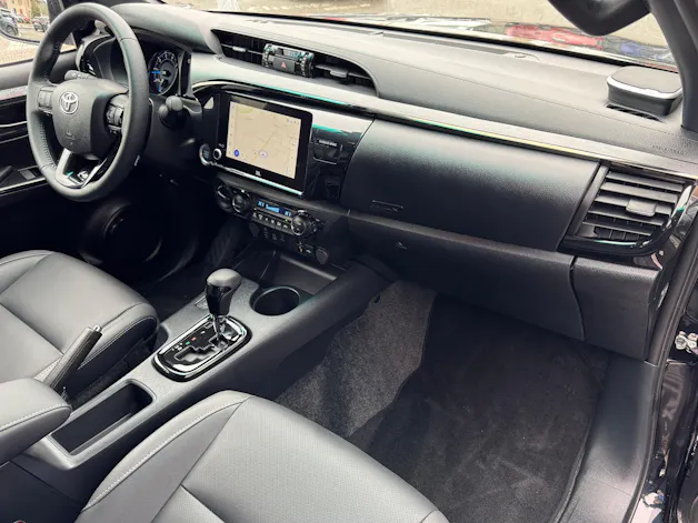 Toyota Hilux 2.8d MHEV Invincible Double Cab 4x4