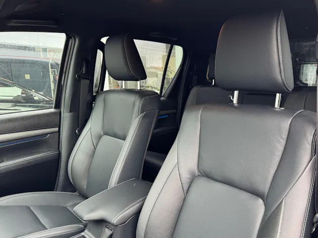 Toyota Hilux 2.8d MHEV Invincible Double Cab 4x4