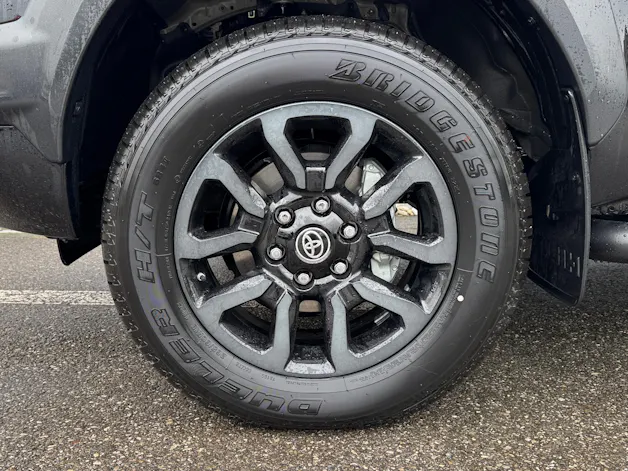 Toyota Hilux 2.8d MHEV Invincible Double Cab 4x4