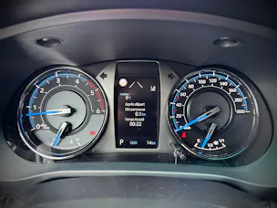 Toyota Hilux 2.8d MHEV Invincible Double Cab 4x4