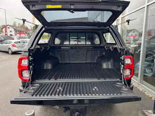 Toyota Hilux 2.8d MHEV Invincible Double Cab 4x4