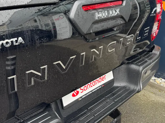 Toyota Hilux 2.8d MHEV Invincible Double Cab 4x4