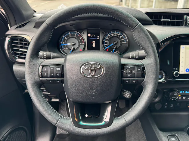 Toyota Hilux 2.8d MHEV Invincible Double Cab 4x4