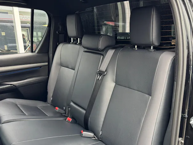 Toyota Hilux 2.8d MHEV Invincible Double Cab 4x4