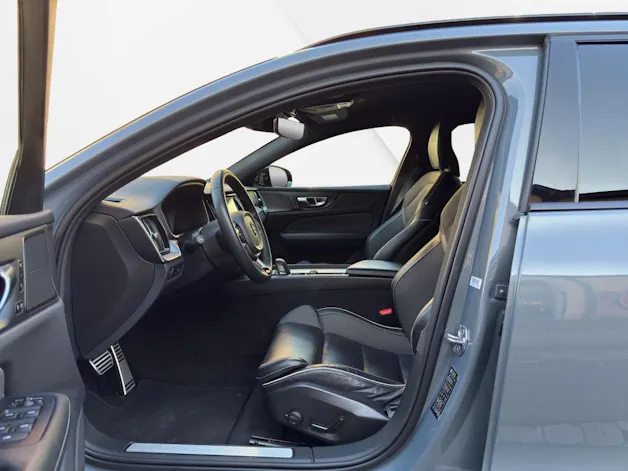 Volvo V60 B5 Bezin Mild Hybrid AWD R-Design Geartronic