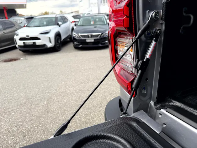 Toyota Hilux 2.8d MHEV Invincible Double Cab 4x4