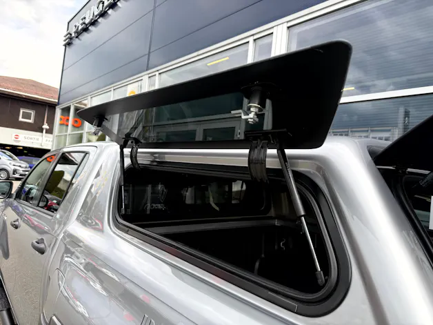 Toyota Hilux 2.8d MHEV Invincible Double Cab 4x4