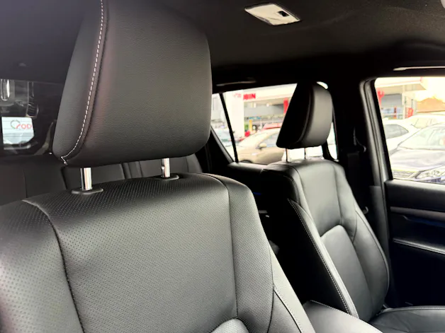 Toyota Hilux 2.8d MHEV Invincible Double Cab 4x4