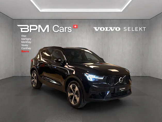 Volvo XC40 B4 Benzin Mild Hybrid Plus Dark DCT