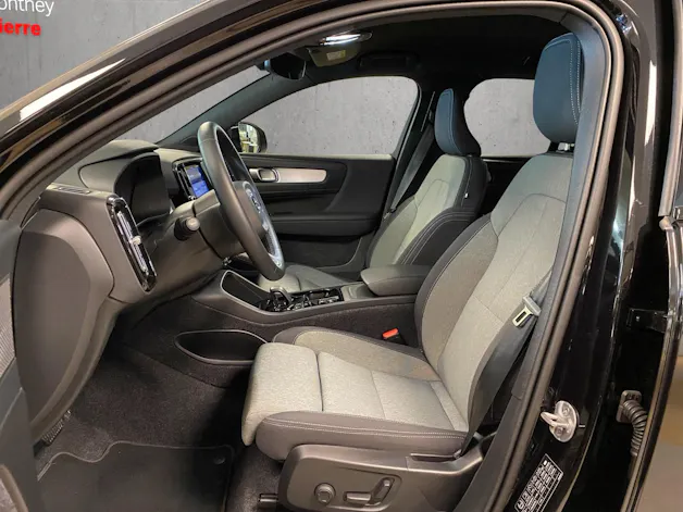 Volvo XC40 B4 Benzin Mild Hybrid Plus Dark DCT