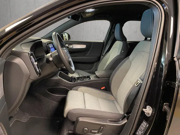 Volvo XC40 B4 Benzin Mild Hybrid Plus Dark DCT