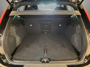 Volvo XC40 B4 Benzin Mild Hybrid Plus Dark DCT