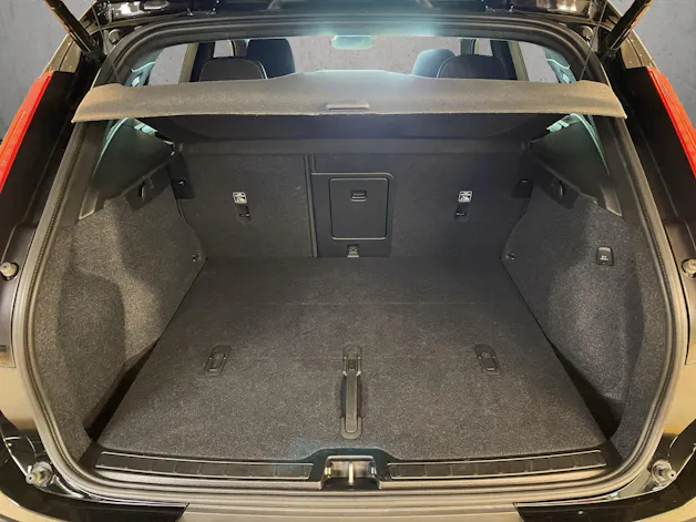 Volvo XC40 B4 Benzin Mild Hybrid Plus Dark DCT