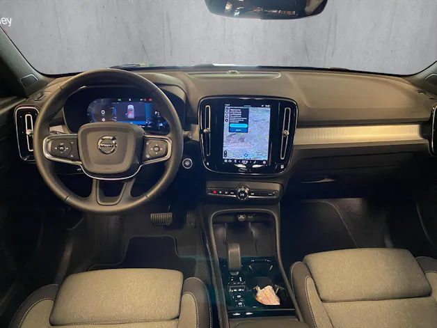 Volvo XC40 B4 Benzin Mild Hybrid Plus Dark DCT