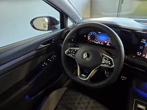 VW Golf VIII 1.5 eTSI R-Line DSG