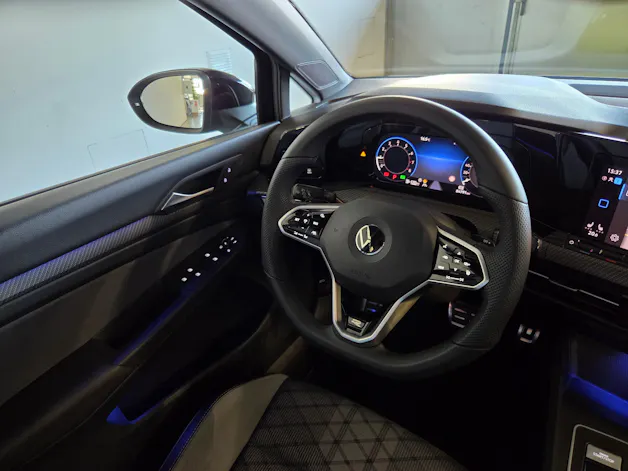 VW Golf VIII 1.5 eTSI R-Line DSG