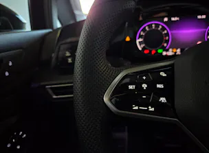 VW Golf VIII 1.5 eTSI R-Line DSG