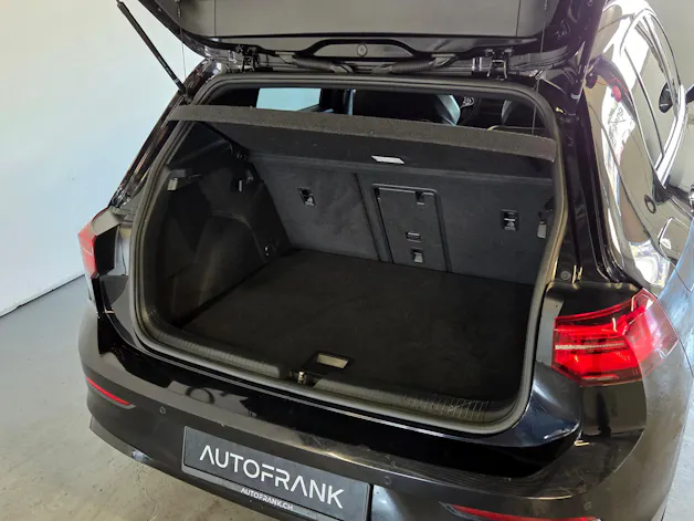 VW Golf VIII 1.5 eTSI R-Line DSG