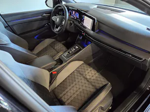 VW Golf VIII 1.5 eTSI R-Line DSG