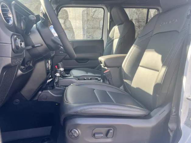 Jeep Wrangler 2.0 Unlimited Sahara Soft Top Automatic