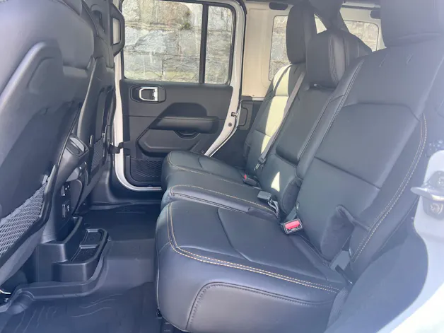Jeep Wrangler 2.0 Unlimited Sahara Soft Top Automatic