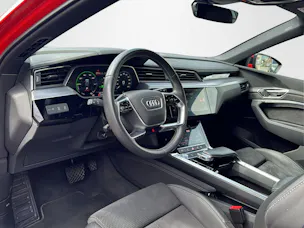 Audi e-tron (Rot) 55 Advanced quattro