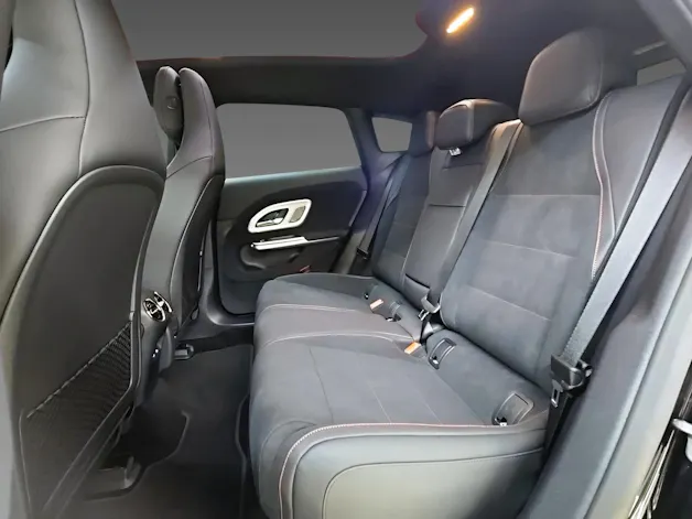 Mercedes-Benz CLA 350 4Matic Shooting Brake EQ