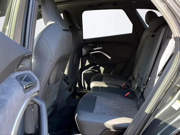 Audi Q5 SUV TFSI quat. 150 kW S t. 2000ccm 204PS/150kW 4 Zylinder TFSI Benzin / mHEV