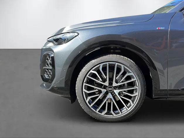 Audi Q5 SUV TFSI quat. 150 kW S t. 2000ccm 204PS/150kW 4 Zylinder TFSI Benzin / mHEV