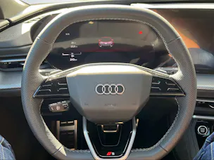 Audi Q5 SUV TFSI quat. 150 kW S t. 2000ccm 204PS/150kW 4 Zylinder TFSI Benzin / mHEV