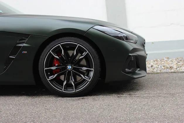 BMW Z4 M40i *FROZEN DEEP GREEN metallic*