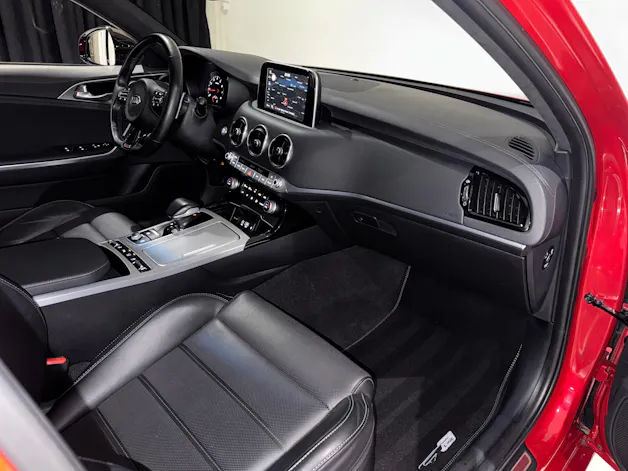 Kia Stinger 3.3 T-GDi GT Automat AWD | 1.Hand | CH |